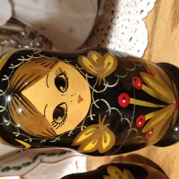 Russian Dolls - Picture 2 of 10